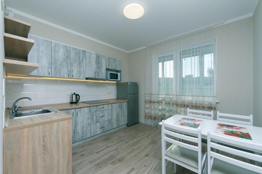 Драгоманова 38А 2Й Поверх Apartment Киев Екстериор снимка