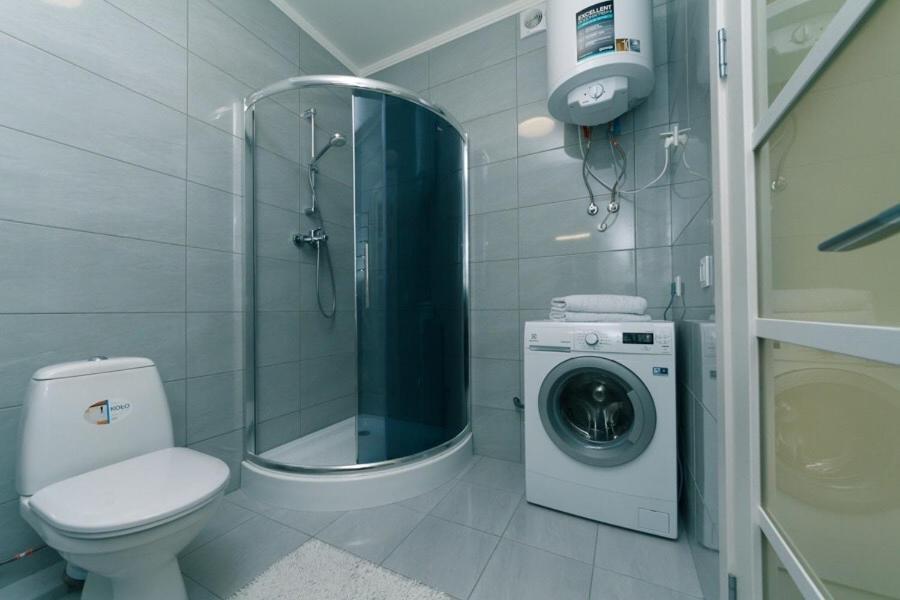 Драгоманова 38А 2Й Поверх Apartment Киев Екстериор снимка
