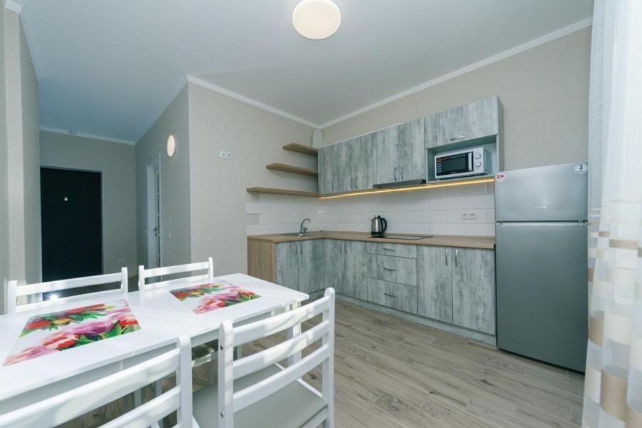 Драгоманова 38А 2Й Поверх Apartment Киев Екстериор снимка