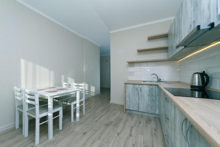 Драгоманова 38А 2Й Поверх Apartment Киев Екстериор снимка